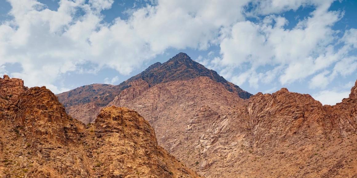 Mt Sinai (Jabal Al Lawz, Midian, Saudi Arabia) Mt Sinai (Jabal Al Lawz, Midian, Saudi Arabia)
